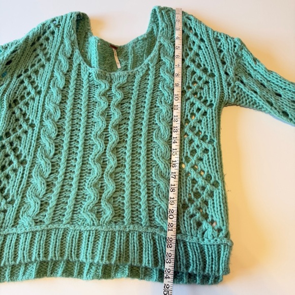 Free People Fluff cableknit chunky pullover sweater, scoop neck, green sz M - Picture 4 of 13